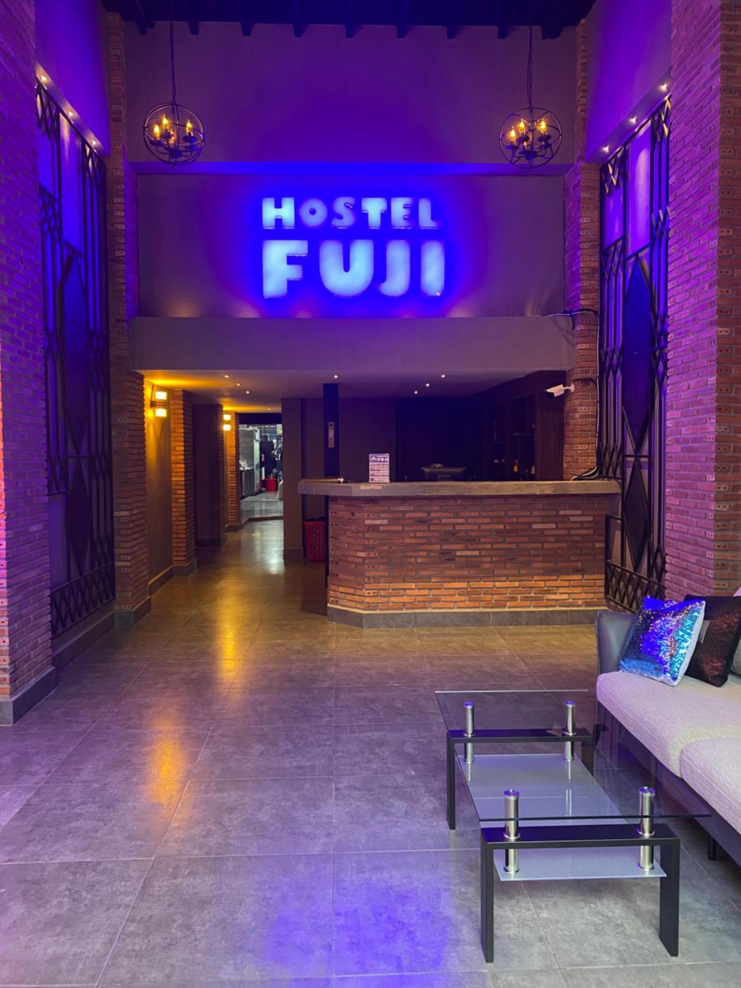 Hostel Fuji Phnom Penh Bagian luar foto